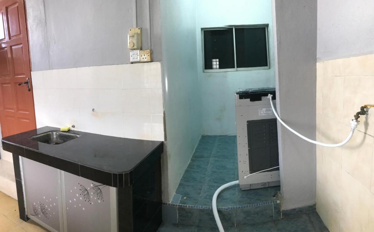 Ruhani Homestay 3 Kb - 4 Bedroom Fully Airconditioned With Wifi & Netflix Kota Bharu Kültér fotó