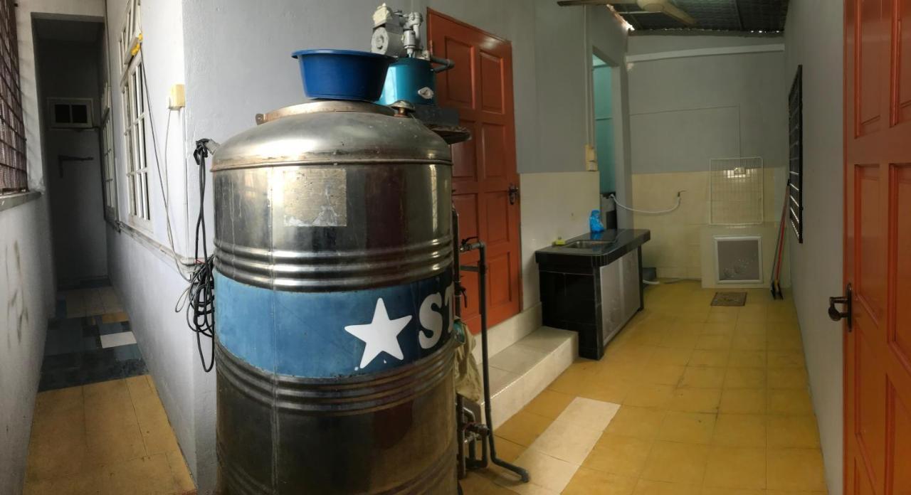 Ruhani Homestay 3 Kb - 4 Bedroom Fully Airconditioned With Wifi & Netflix Kota Bharu Kültér fotó