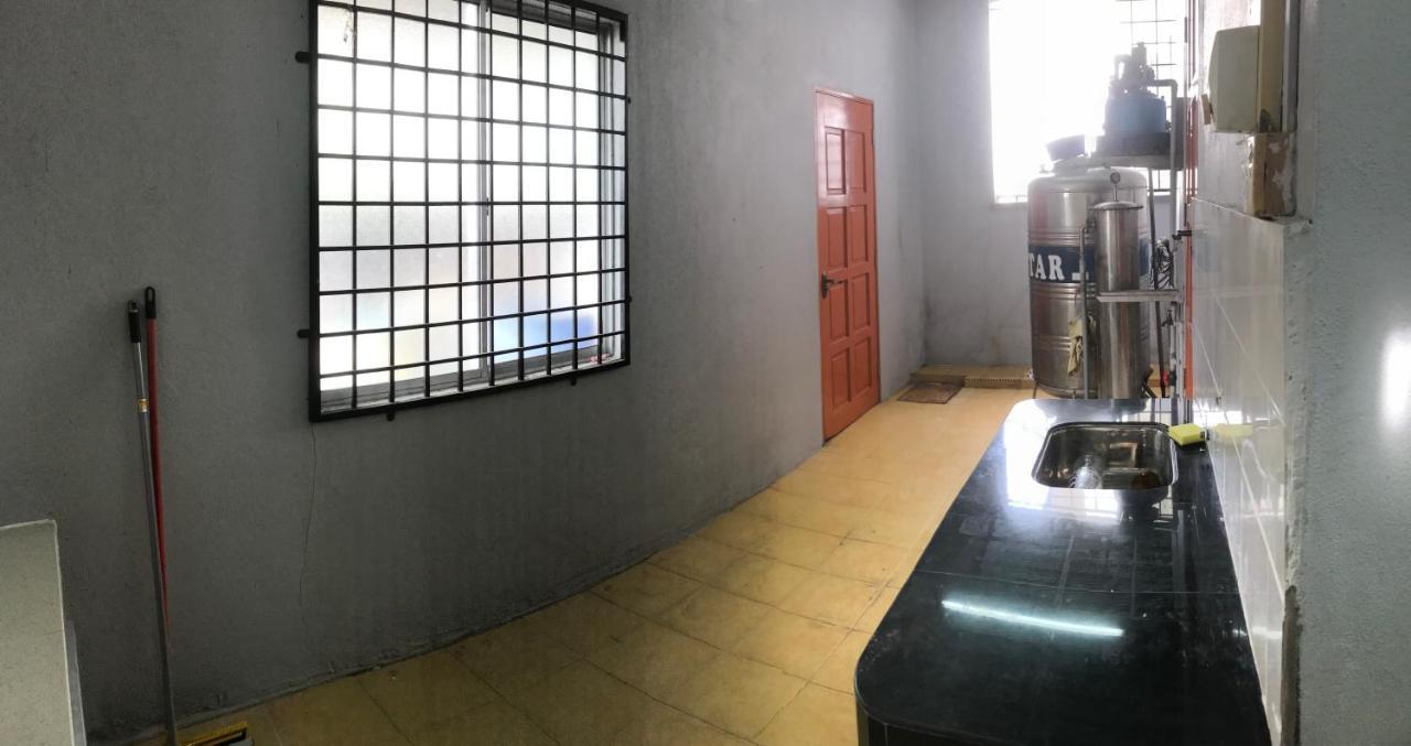 Ruhani Homestay 3 Kb - 4 Bedroom Fully Airconditioned With Wifi & Netflix Kota Bharu Kültér fotó