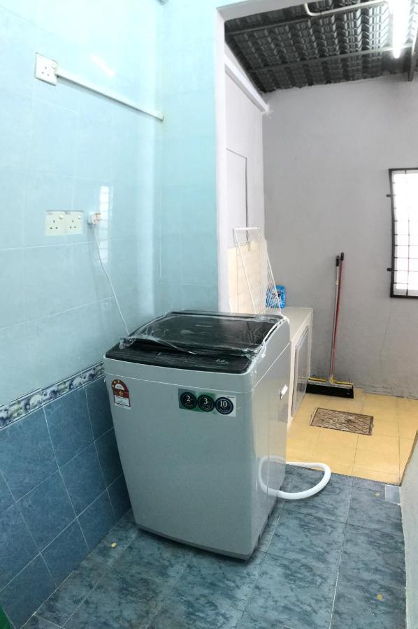 Ruhani Homestay 3 Kb - 4 Bedroom Fully Airconditioned With Wifi & Netflix Kota Bharu Kültér fotó
