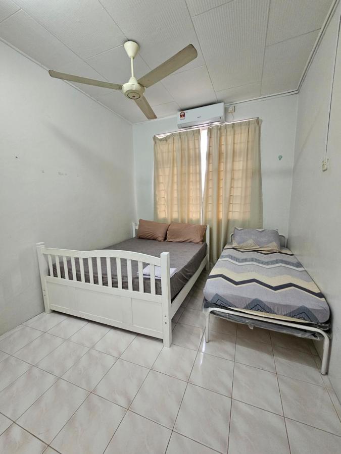 Ruhani Homestay 3 Kb - 4 Bedroom Fully Airconditioned With Wifi & Netflix Kota Bharu Kültér fotó