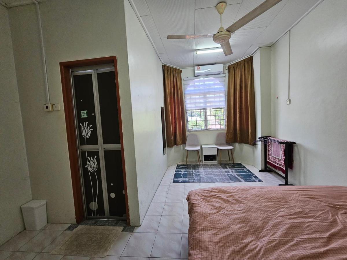 Ruhani Homestay 3 Kb - 4 Bedroom Fully Airconditioned With Wifi & Netflix Kota Bharu Kültér fotó