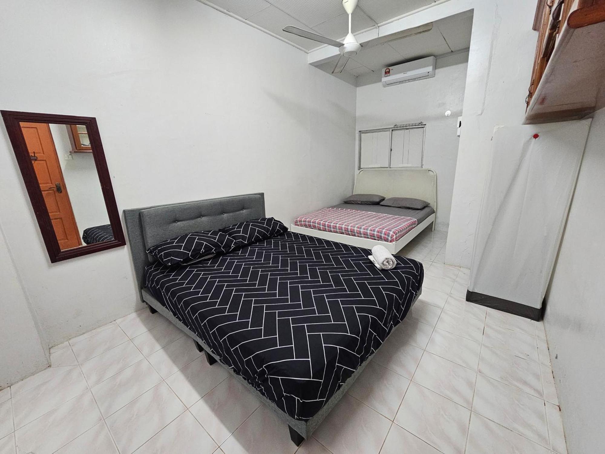 Ruhani Homestay 3 Kb - 4 Bedroom Fully Airconditioned With Wifi & Netflix Kota Bharu Kültér fotó