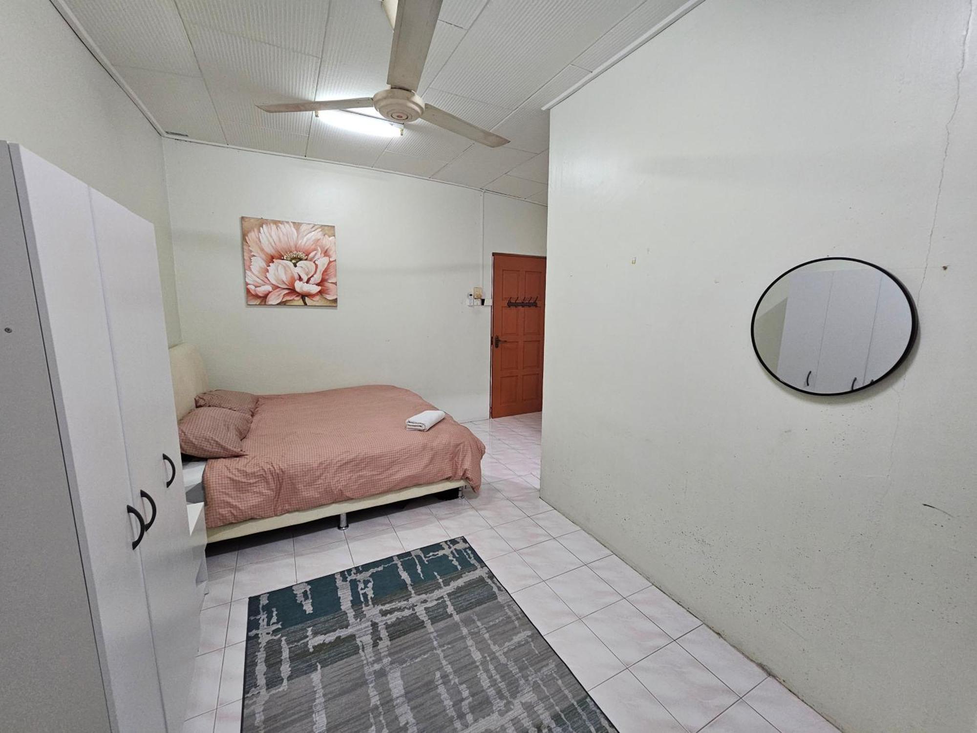 Ruhani Homestay 3 Kb - 4 Bedroom Fully Airconditioned With Wifi & Netflix Kota Bharu Kültér fotó
