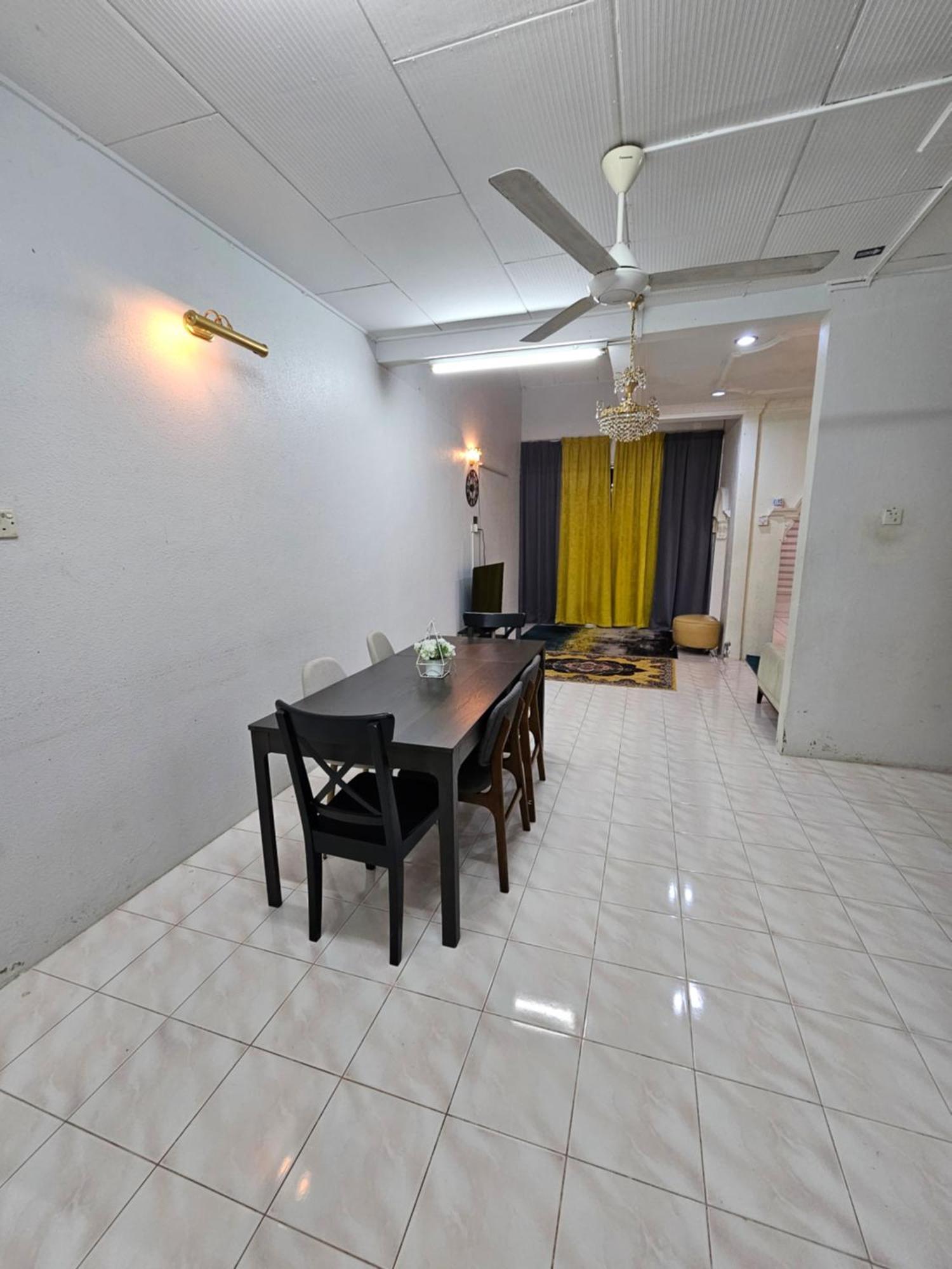 Ruhani Homestay 3 Kb - 4 Bedroom Fully Airconditioned With Wifi & Netflix Kota Bharu Kültér fotó